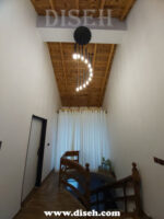 آویز مشکی طلایی